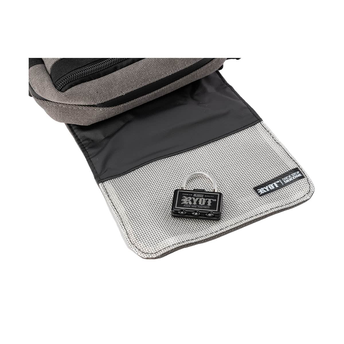 RYOT Piper Carbon Series Travel Case - Image 8